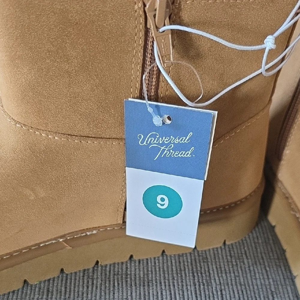 Universal Thread Women's Tan May Ankle‎ Boots, Size 9, NWT With Memory Foam